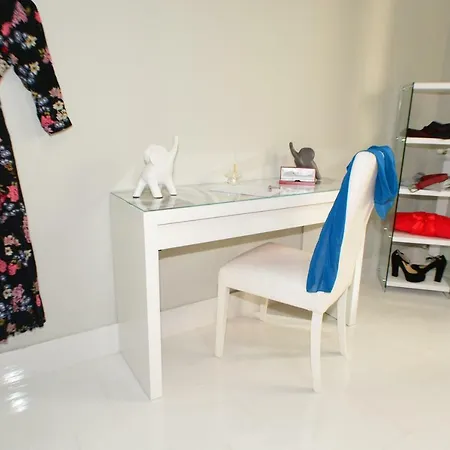 Akemi House Luxury Accomodation 2* 카타니아